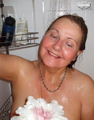 Granny in Shower Pictures